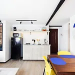 New Cozy 2 Bed 2 Bath Apartment In Central Location!