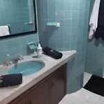 Habitacion con baño compatido en casa de familia en Corferias, Quinta Paredes, Embajada Americana