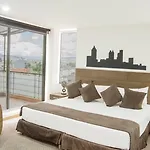 Hotel Regency Suites La Feria