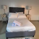 Hermoso apartamento cerca del aeropuerto con parque aeropuerto privado