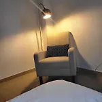 Hermoso apartamento cerca del aeropuerto con parque aeropuerto privado