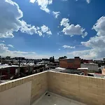 Hermoso apartamento con terraza, excelente ubicación cerca al centro de la ciudad