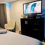 Executive Suites Minutes From The Airport