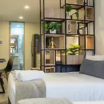 Modern Loft In 85 St