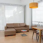 Viaggio Nueve Trez City Suites