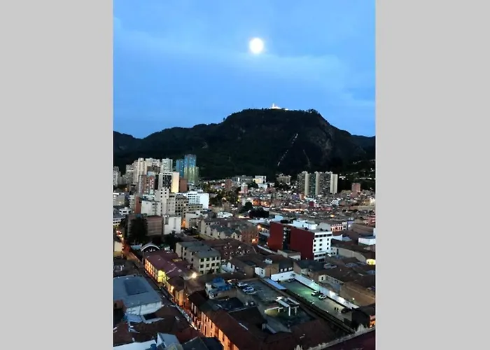 (1902A) - Apto en el Corazón de la Ciudad con Vista Única