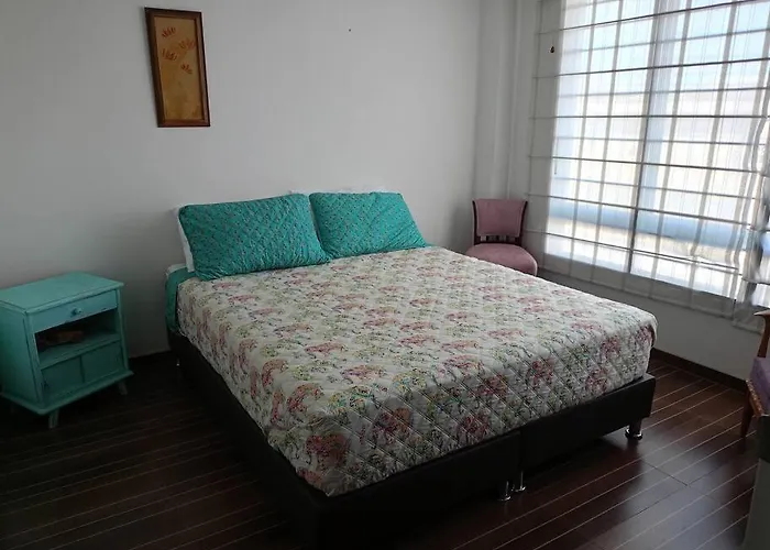 Moderno Apartamento Urbano: Confort Y Estilo.