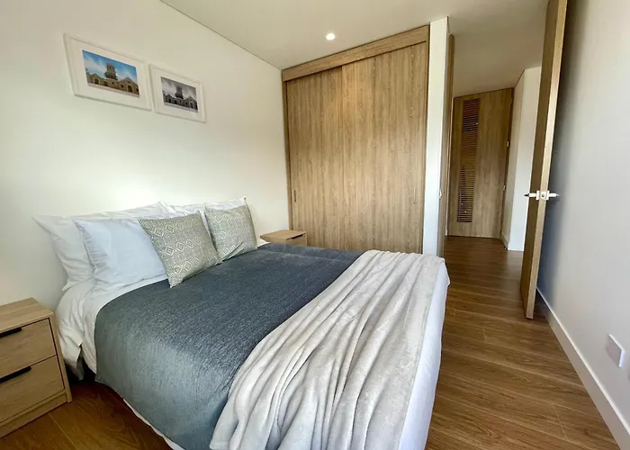 Spaceful Apartment Near Corferias Mountain View 3 Hab- 804A