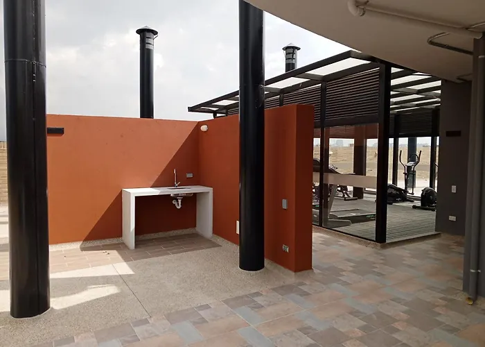 Soul Santa Barbara Executive, Wifi 300 Megas, Big Queen Size Bed, Smart Tv Netflix, Walking Distance To Unicentro Mall, Starbucks In Front Of The Building, Top Location