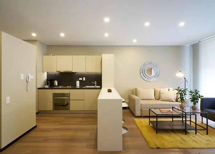 Luxury And Comfort Steps From 93 Park