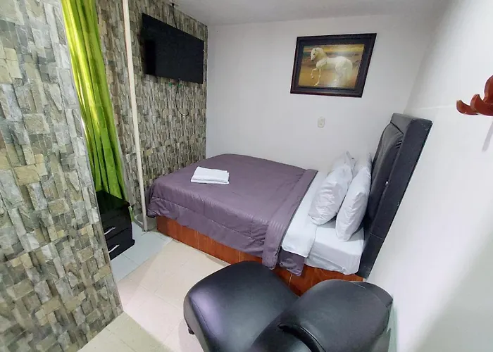 Hotel Punto 100