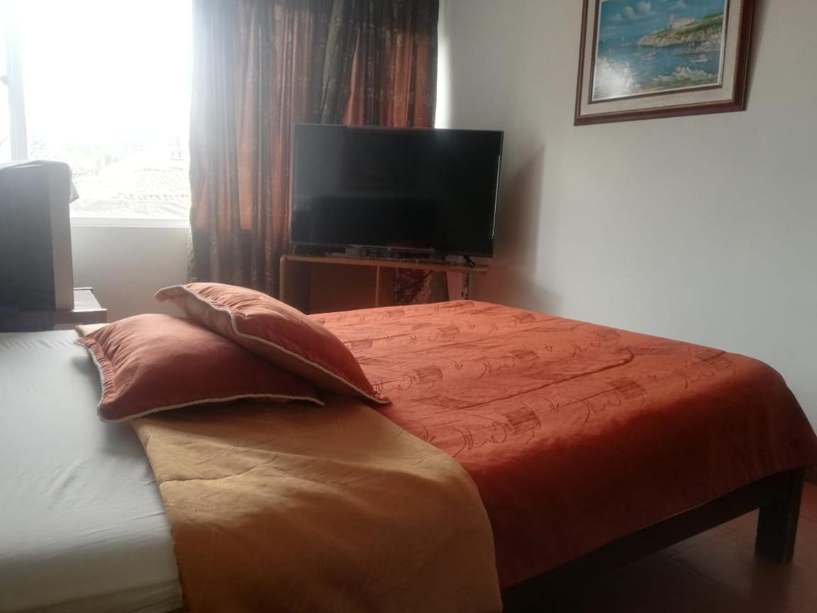 Teusaca Hotel *