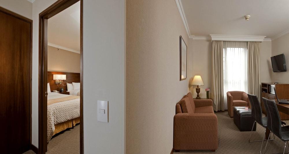 Embassy By Hilton - Rosales 5*