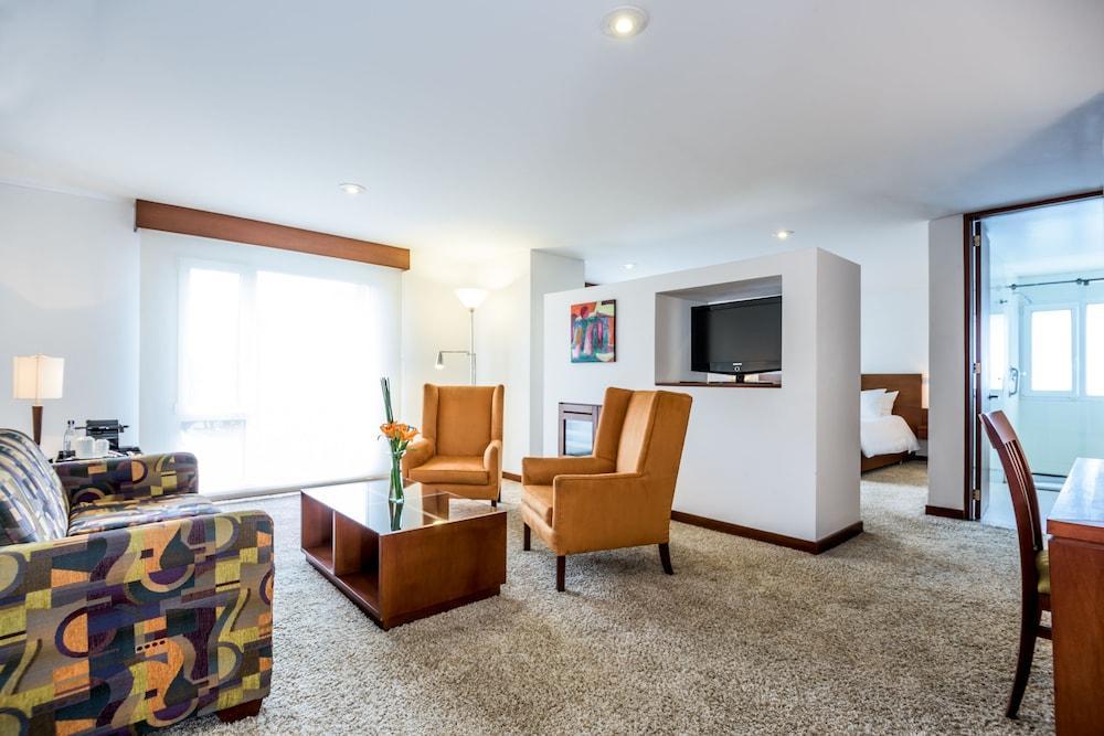 Nh Pavillon Royal 4*