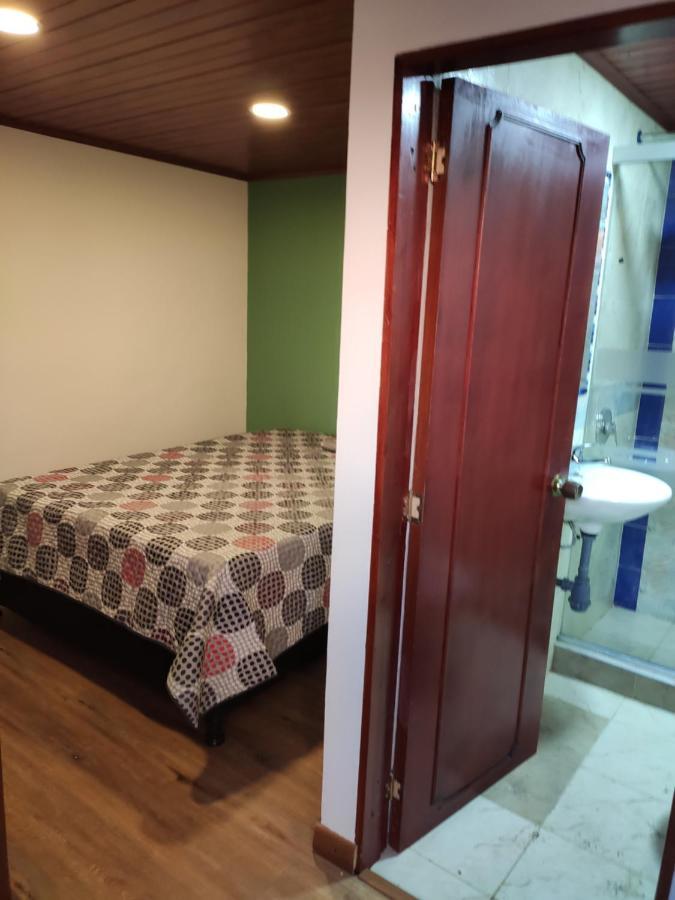 La Parada Del Tren Hostal
