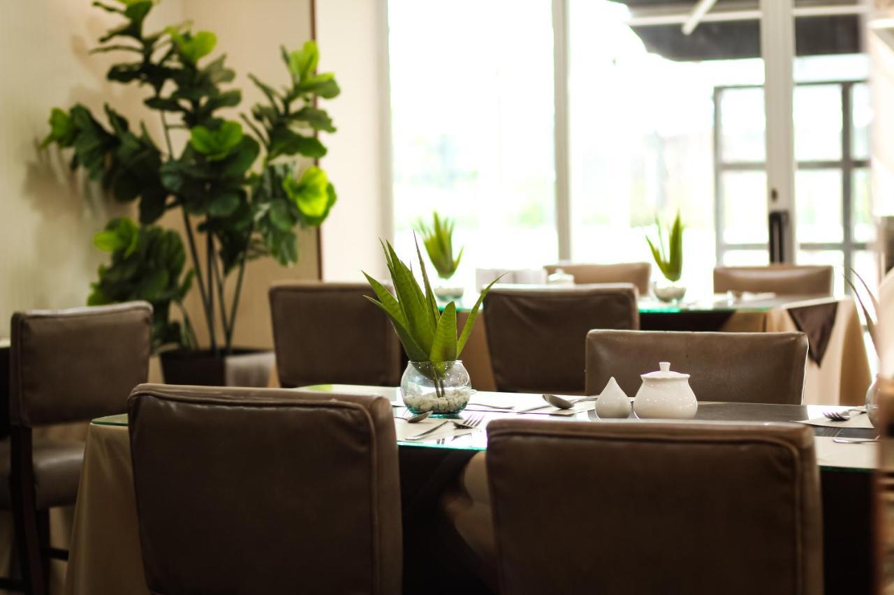 Hotel Sheridan Corferias