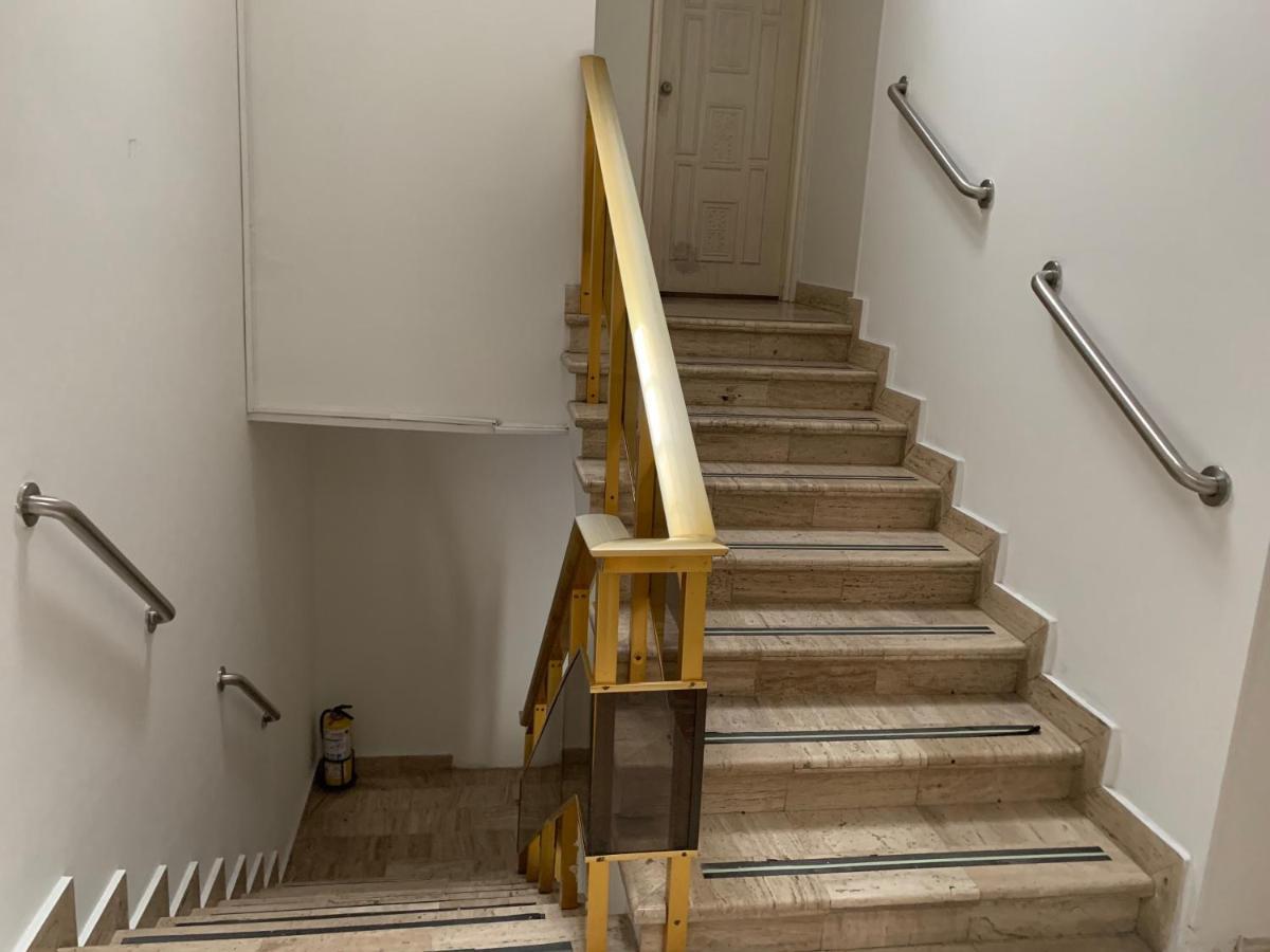 Hotel Pasajero Suites, Corferias 3*