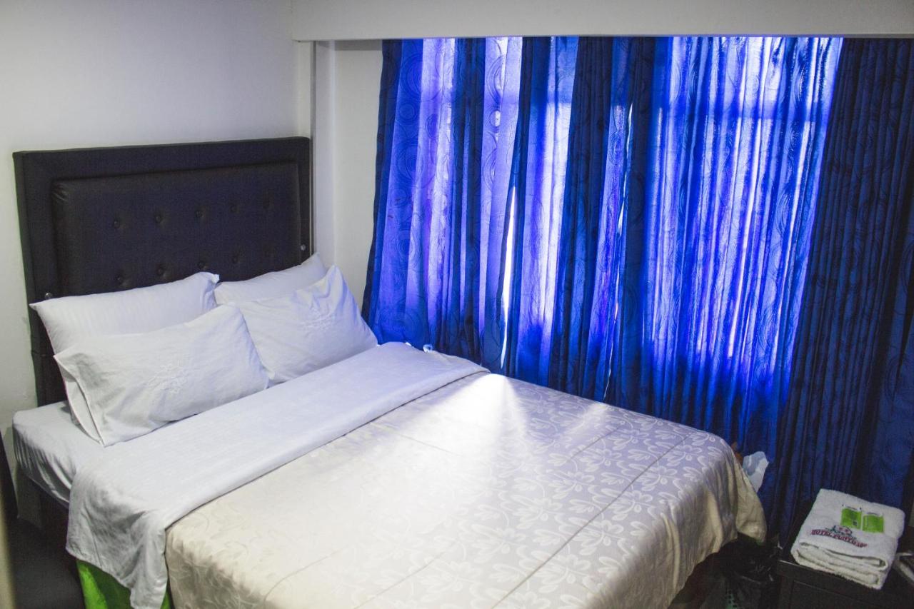 Hotel Punto 100