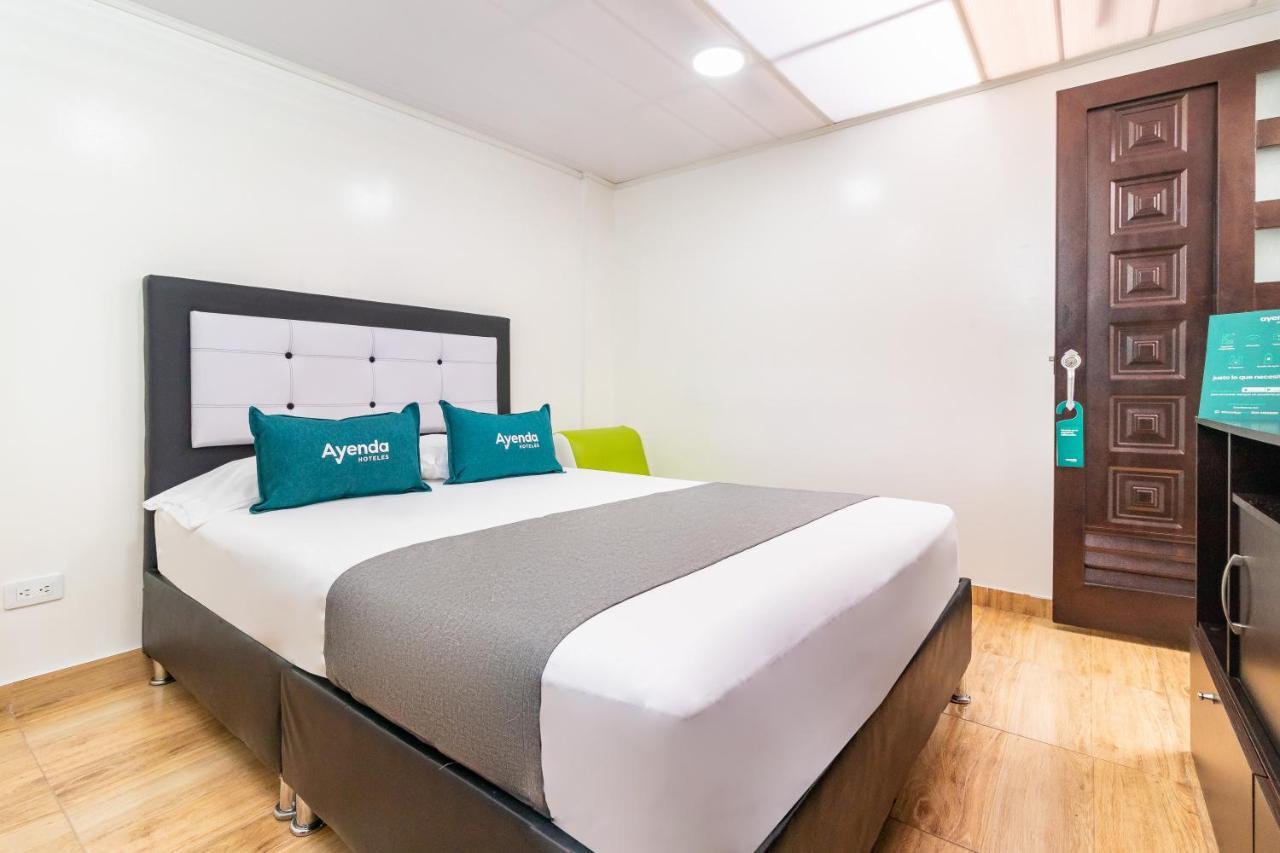 Hotel Casa Alvarez 3*