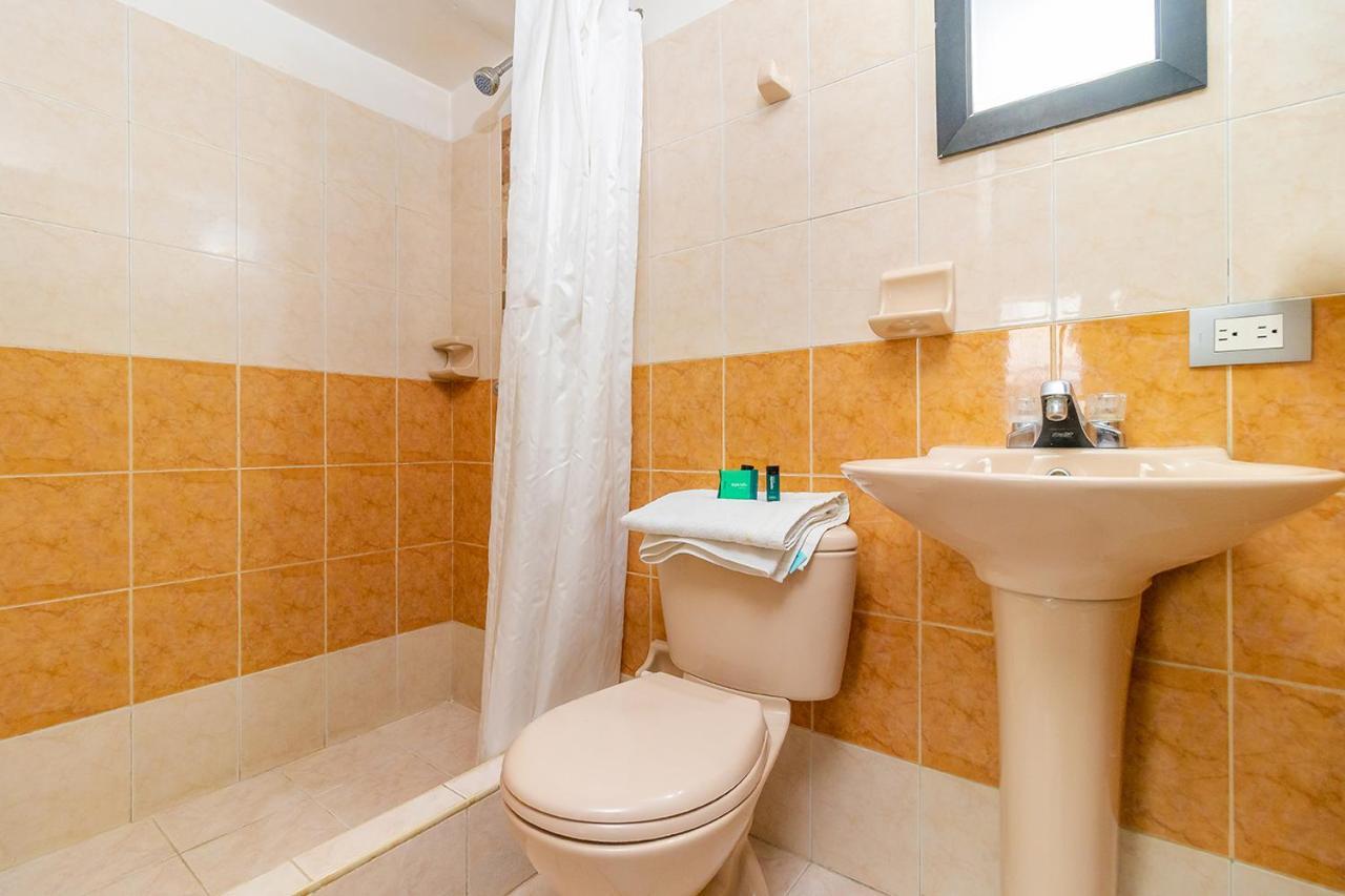 Ayenda 1080 Alpes Castellana 3*
