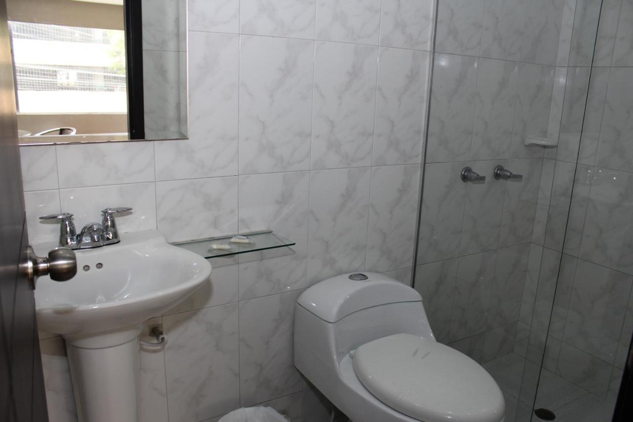 Dorado Plaza Hotel 3*