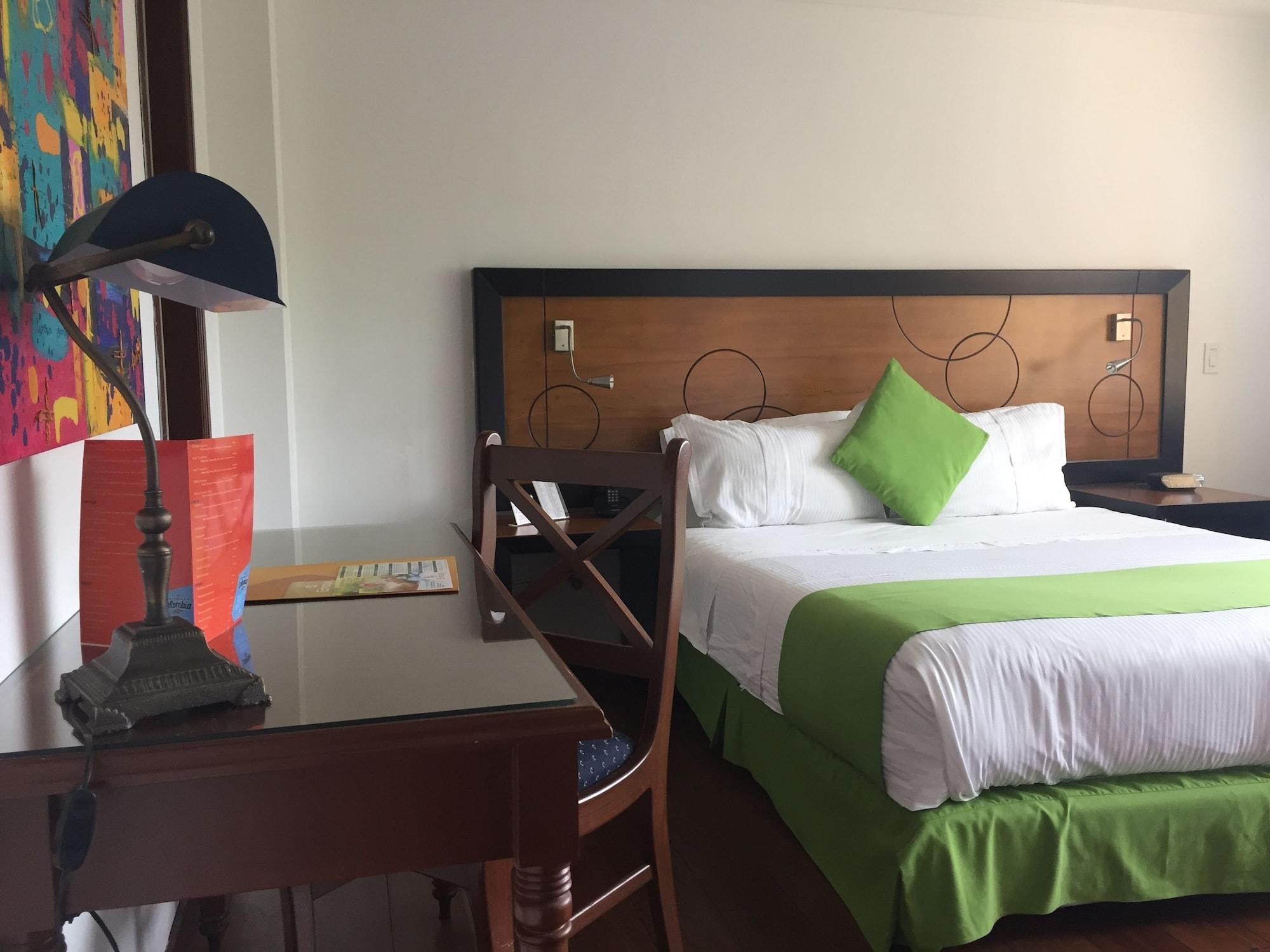 Hotel Emaus 3*