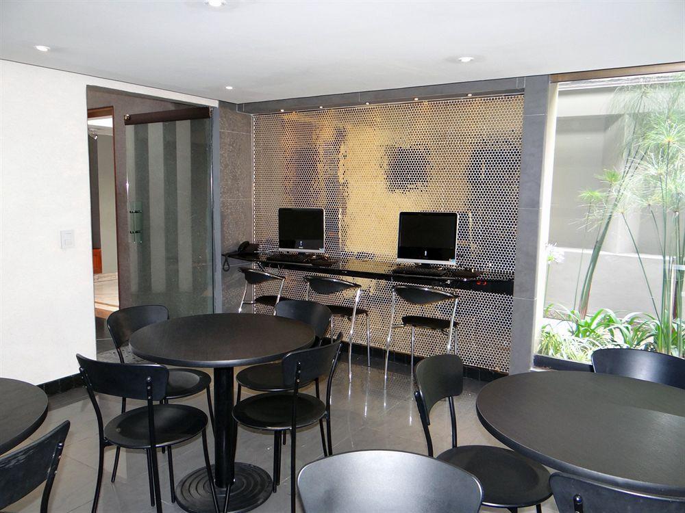 Lloyds Apartasuites Parque 93 4*