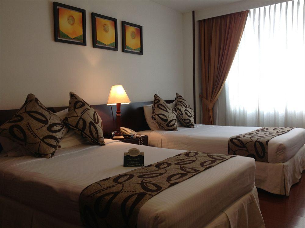 Platinum Hotel