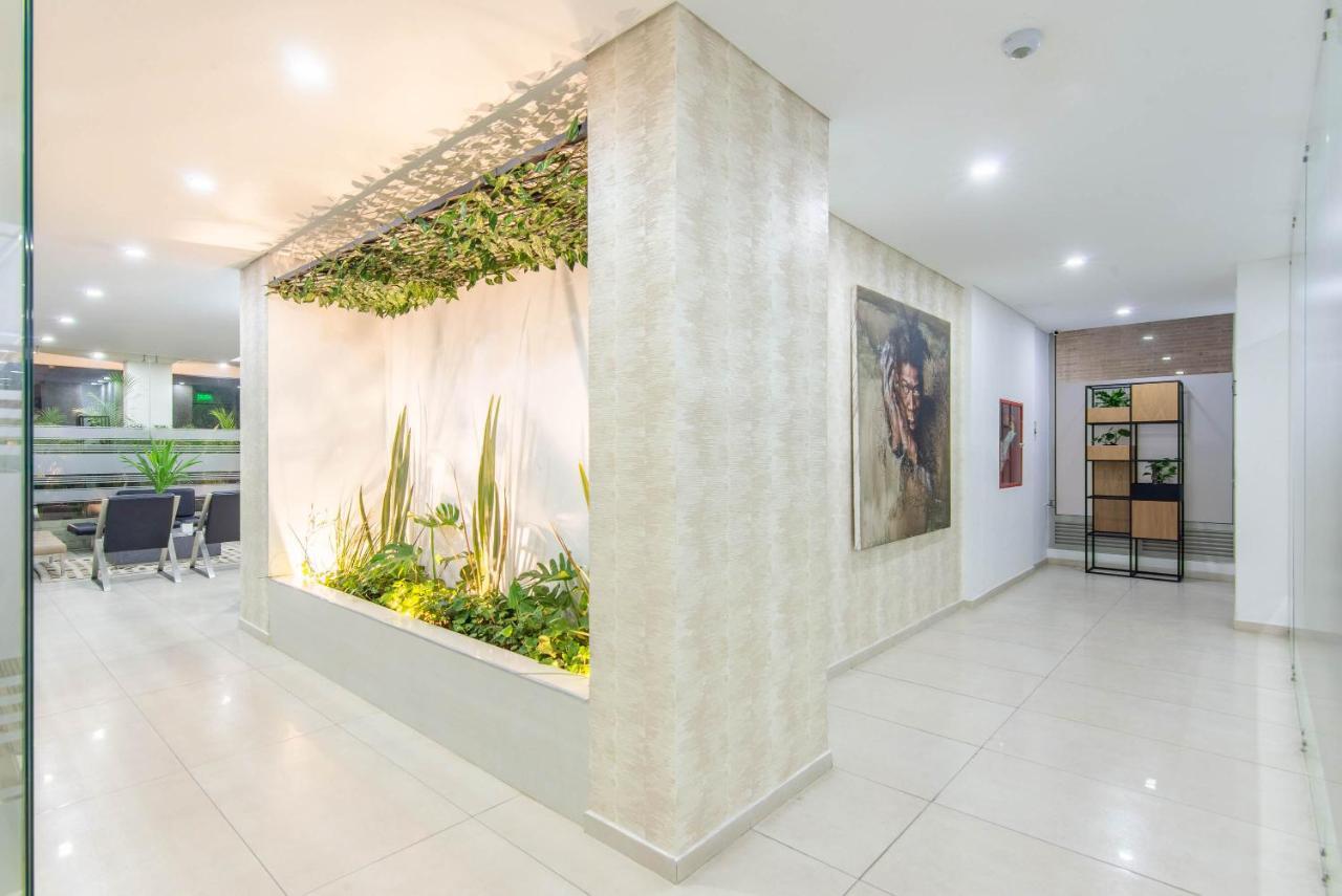New Charming Apt In Sta Barbara 2bd - Gym Sauna - 301