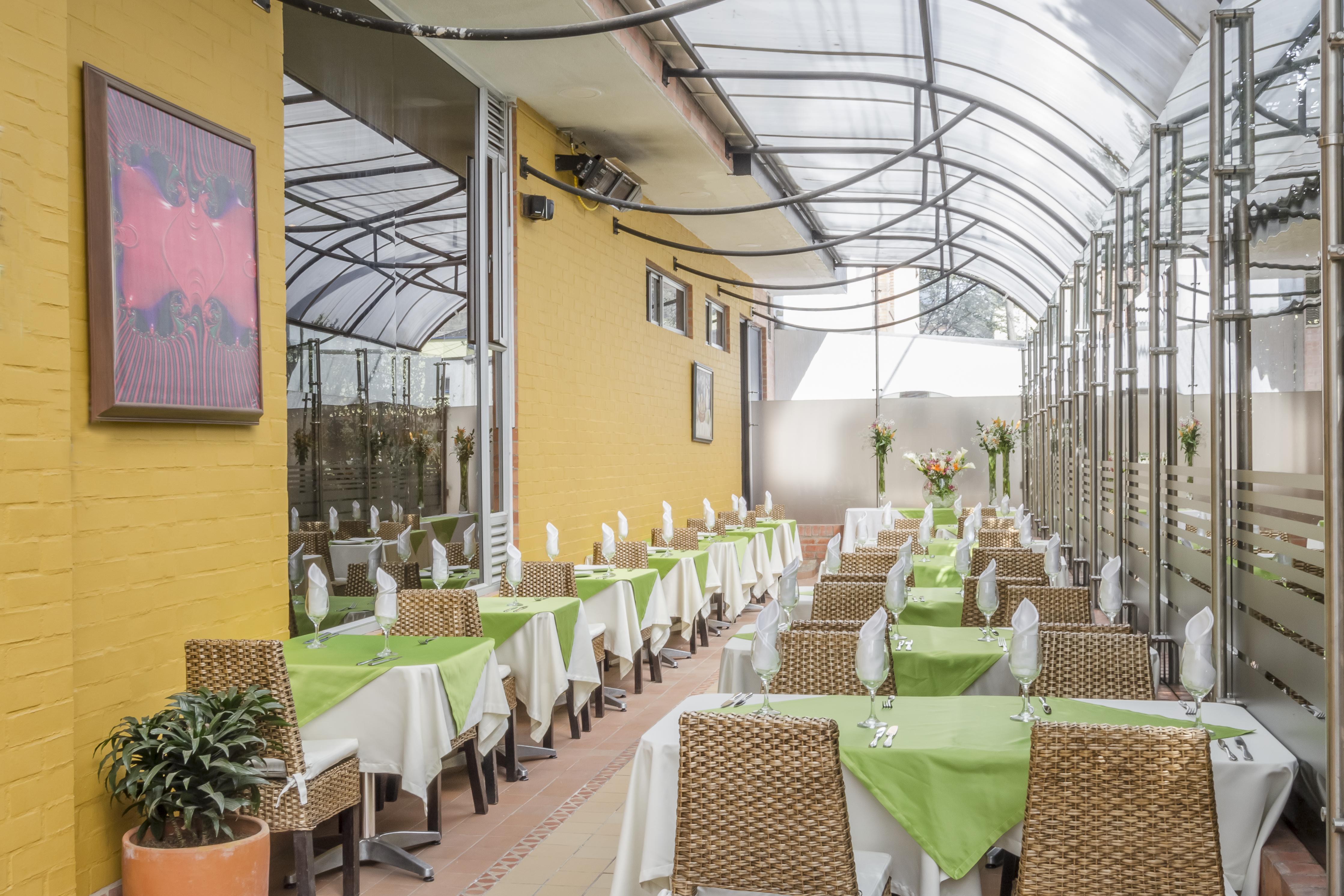 Hotel Regency La Feria