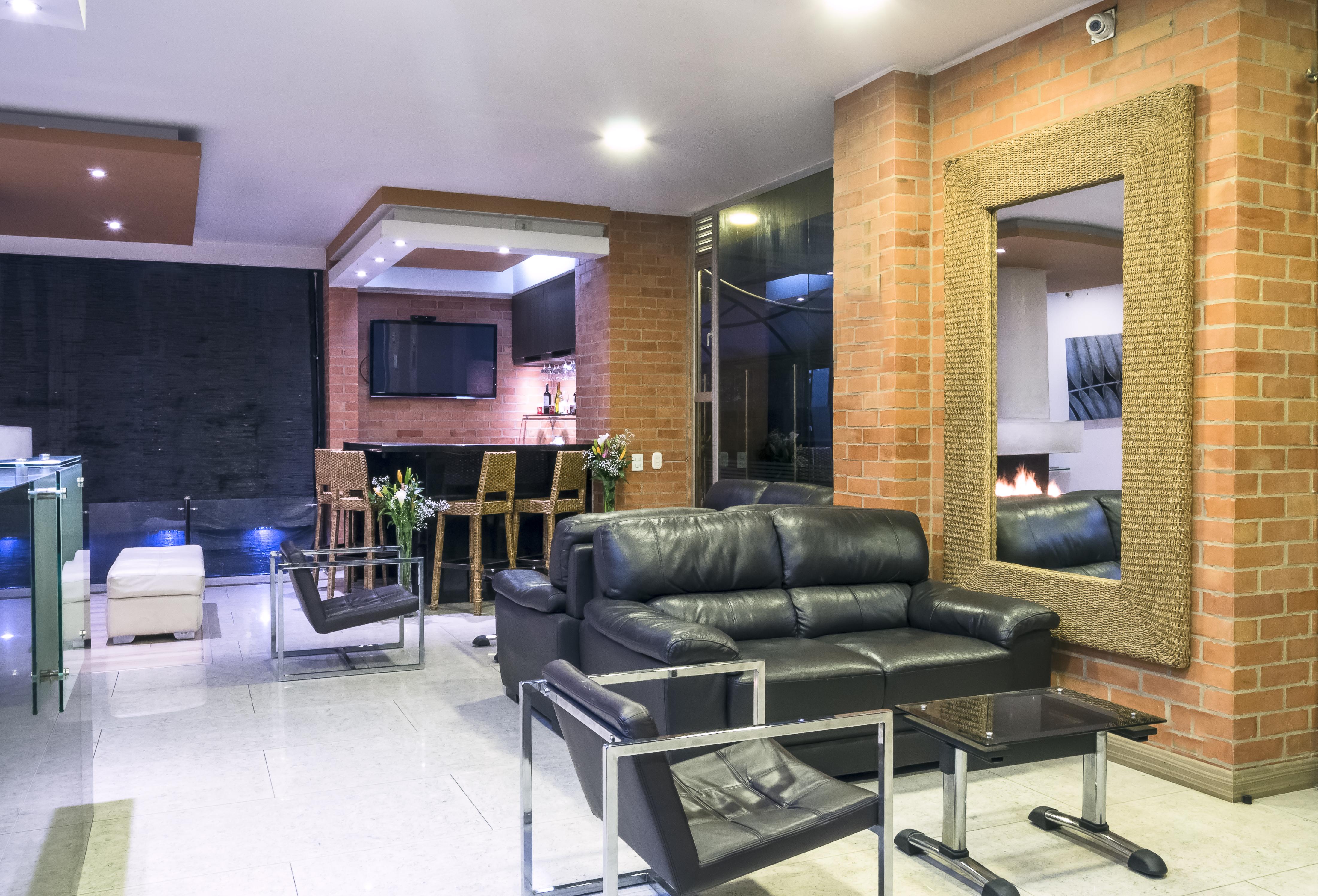 Regency La Feria Hotel 4*