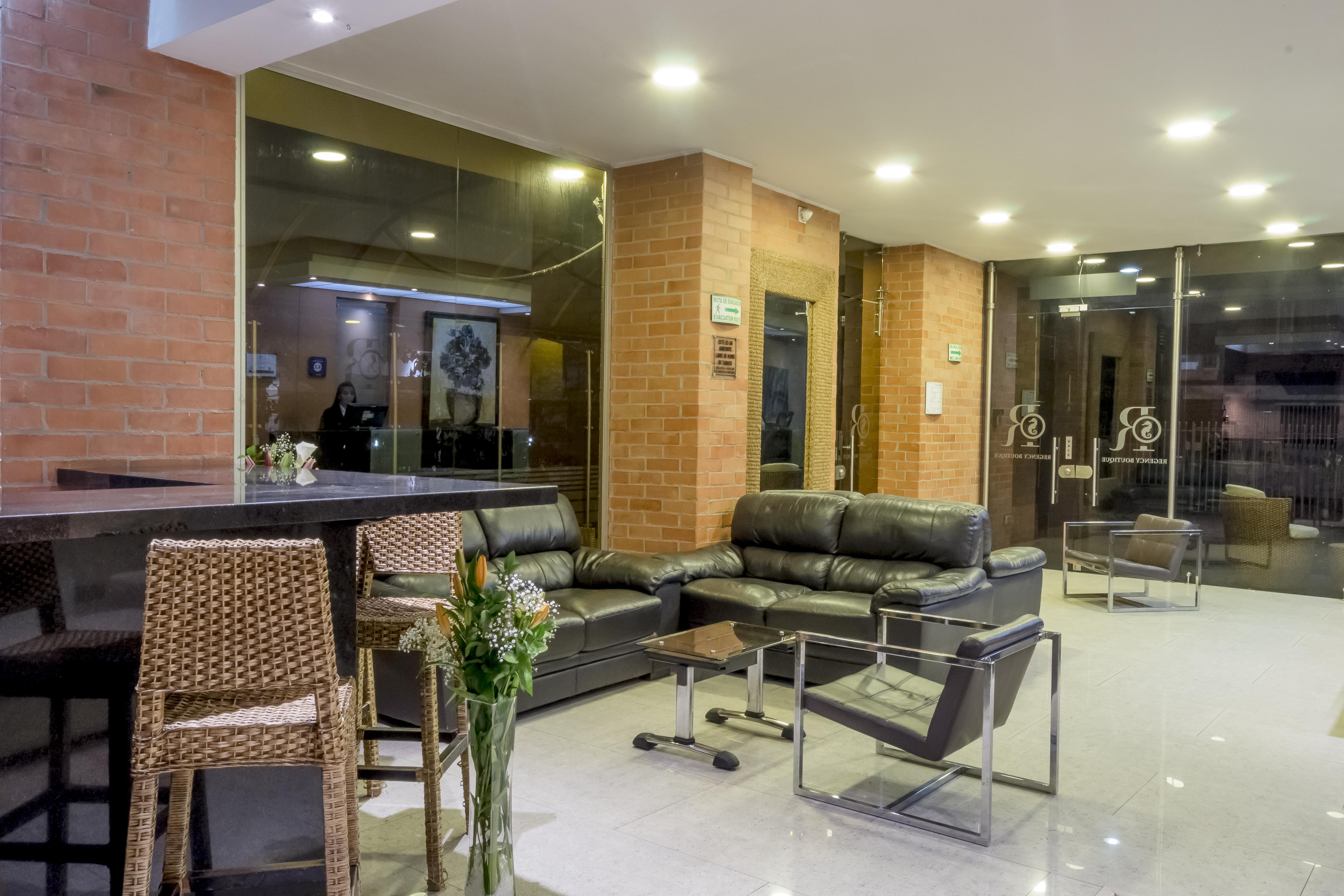 Regency La Feria Hotel