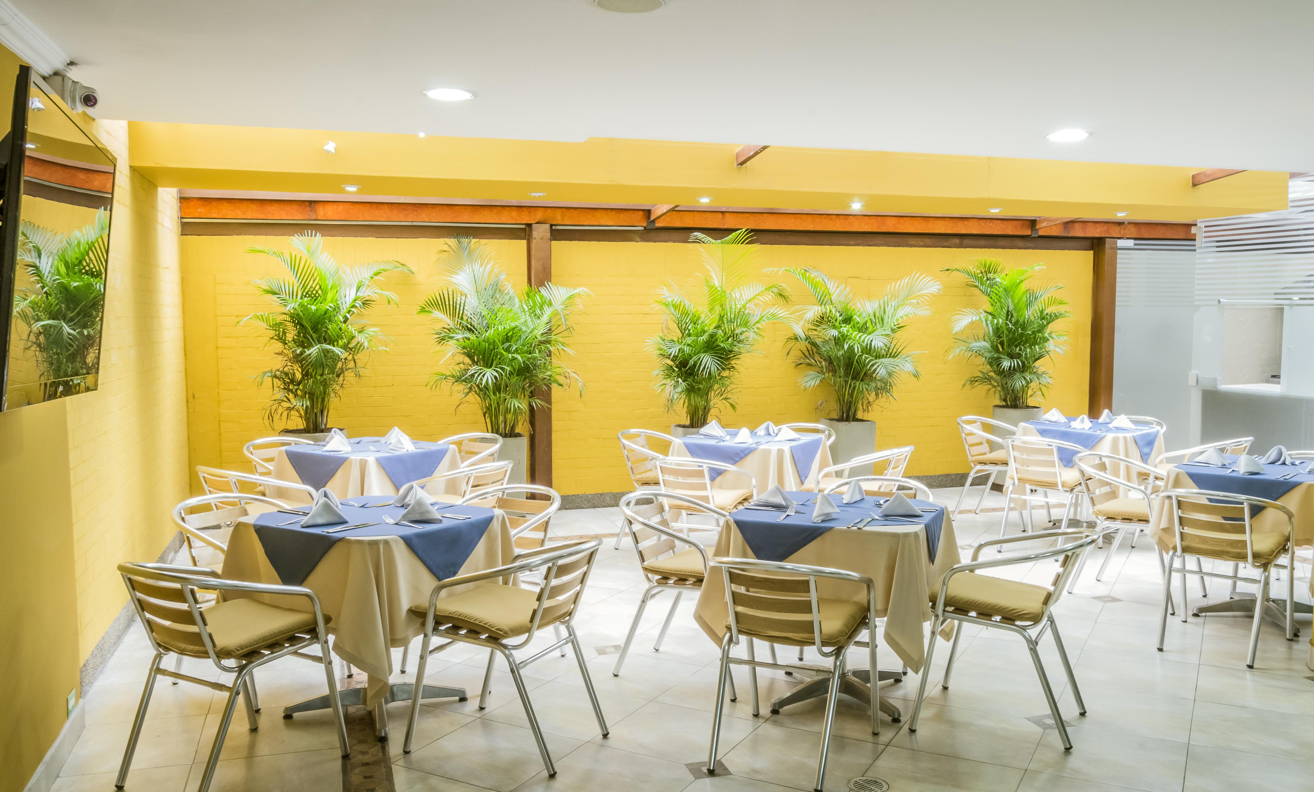 Hotel Regency La Feria