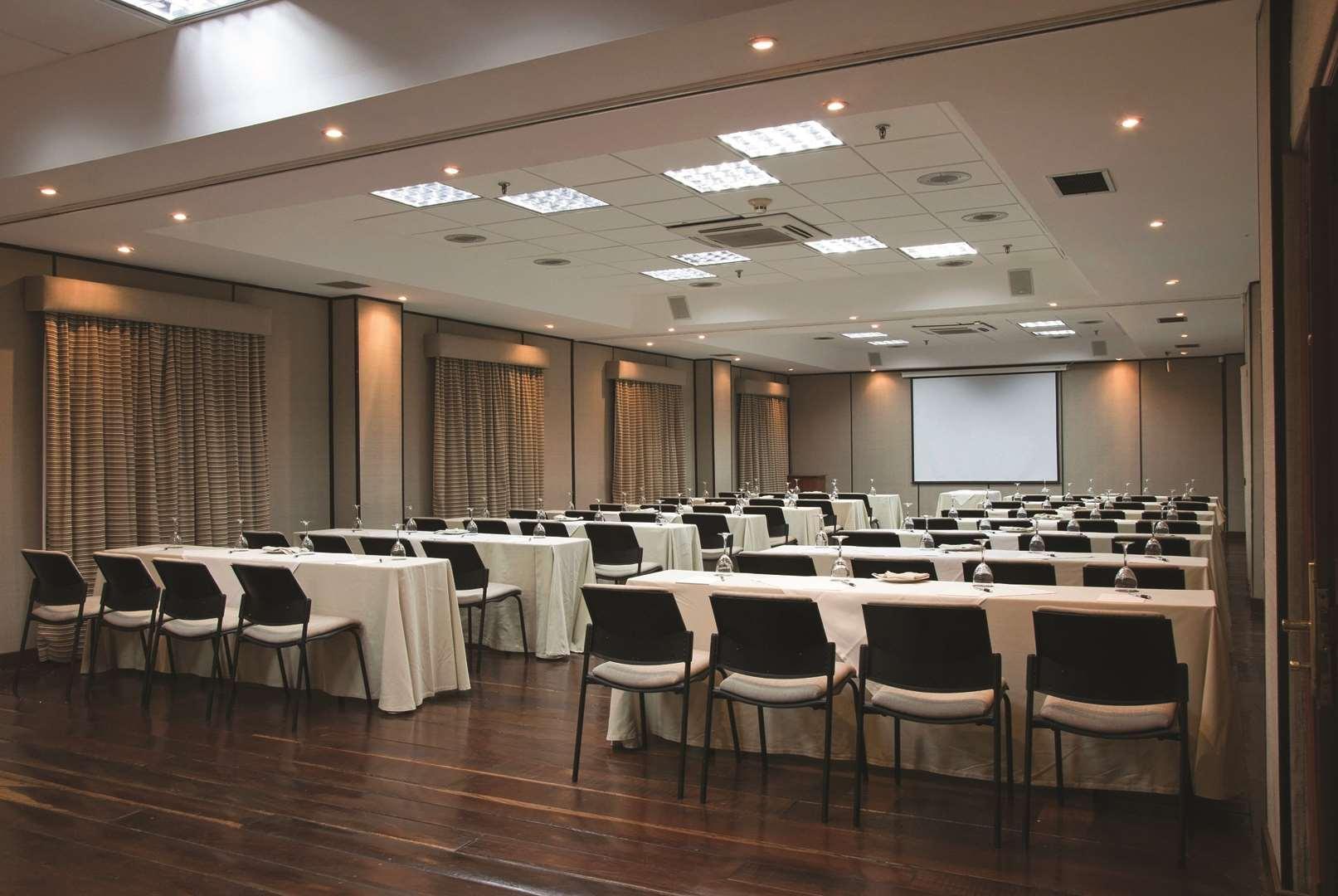 Hotel Embassy By Hilton - Rosales Bogotá