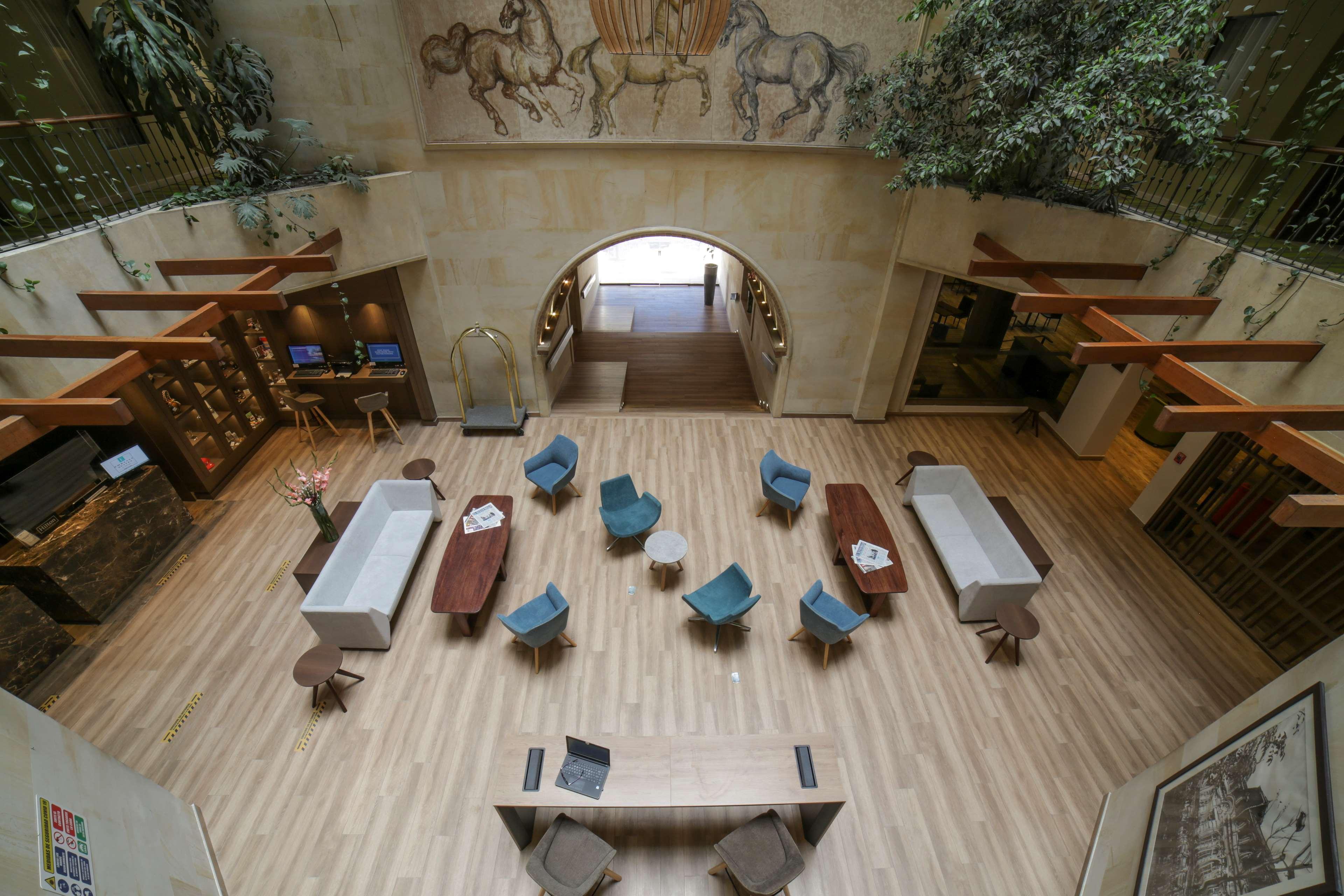 Embassy By Hilton - Rosales 5*