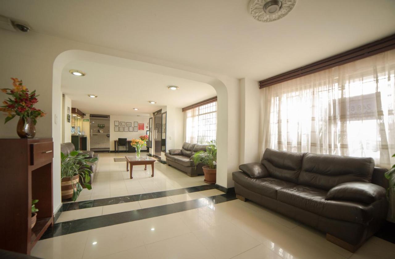 Galerías Apartahotel