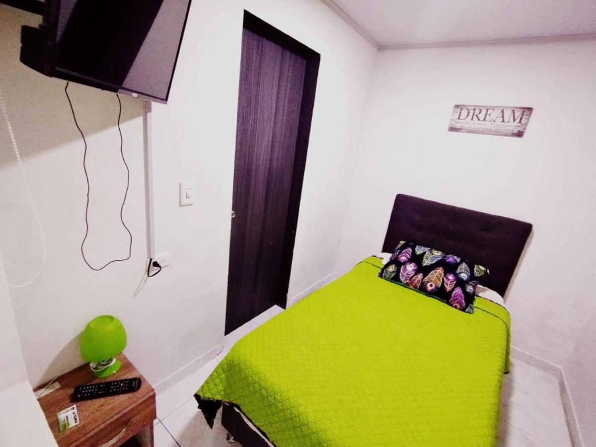 Hostal Aloha *