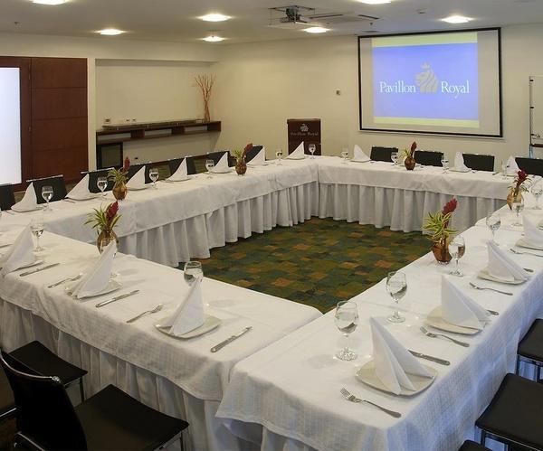 Hotel Nh Pavillon Royal 4*