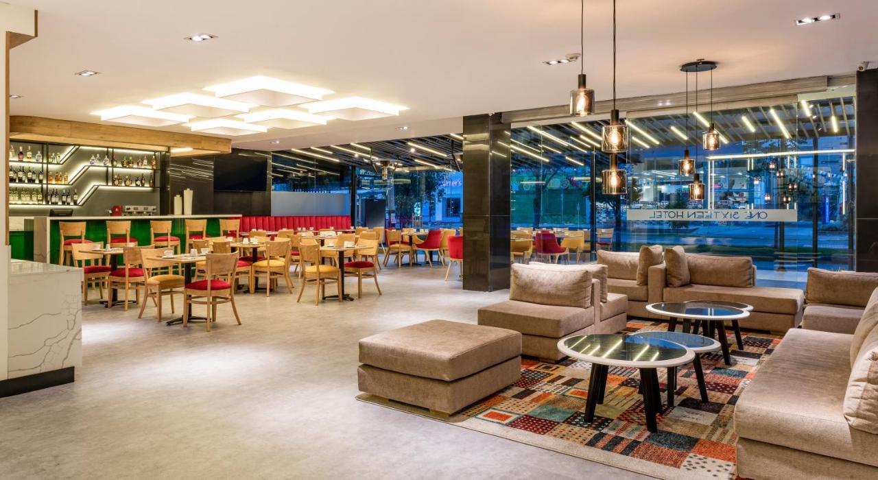 One Sixteen Hotel 4*