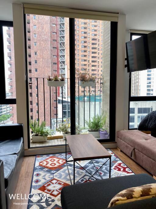 Equilibrium Modern Loft With Balcony Pool & Jacuzzi *