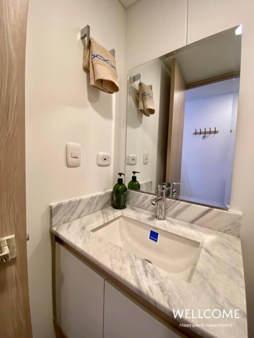 Equilibrium Modern Loft With Balcony Pool & Jacuzzi Apartamento