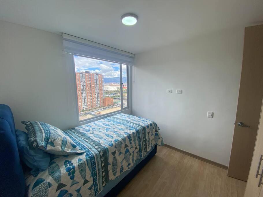 Apartment Perfecto Trabajo Remoto - Nuevo , Wifi, Lava-seca, Parking, Cerca Aeropuerto Y Embajada, Hermosa Vista *