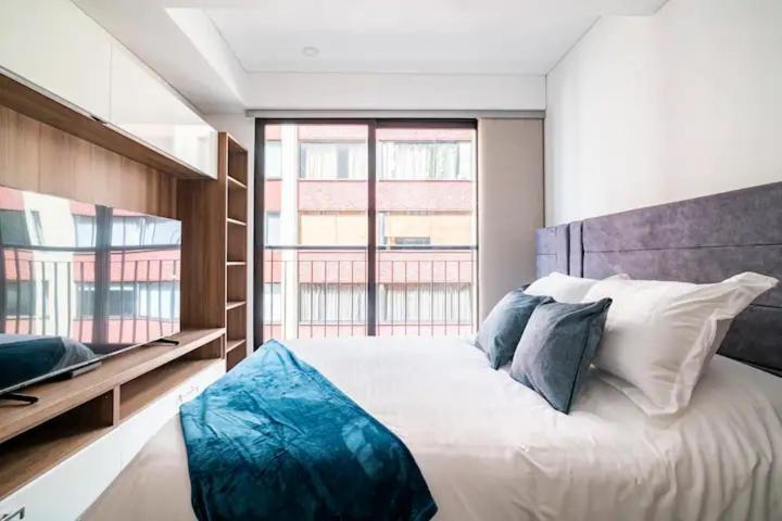 Modern Loft In Downtown