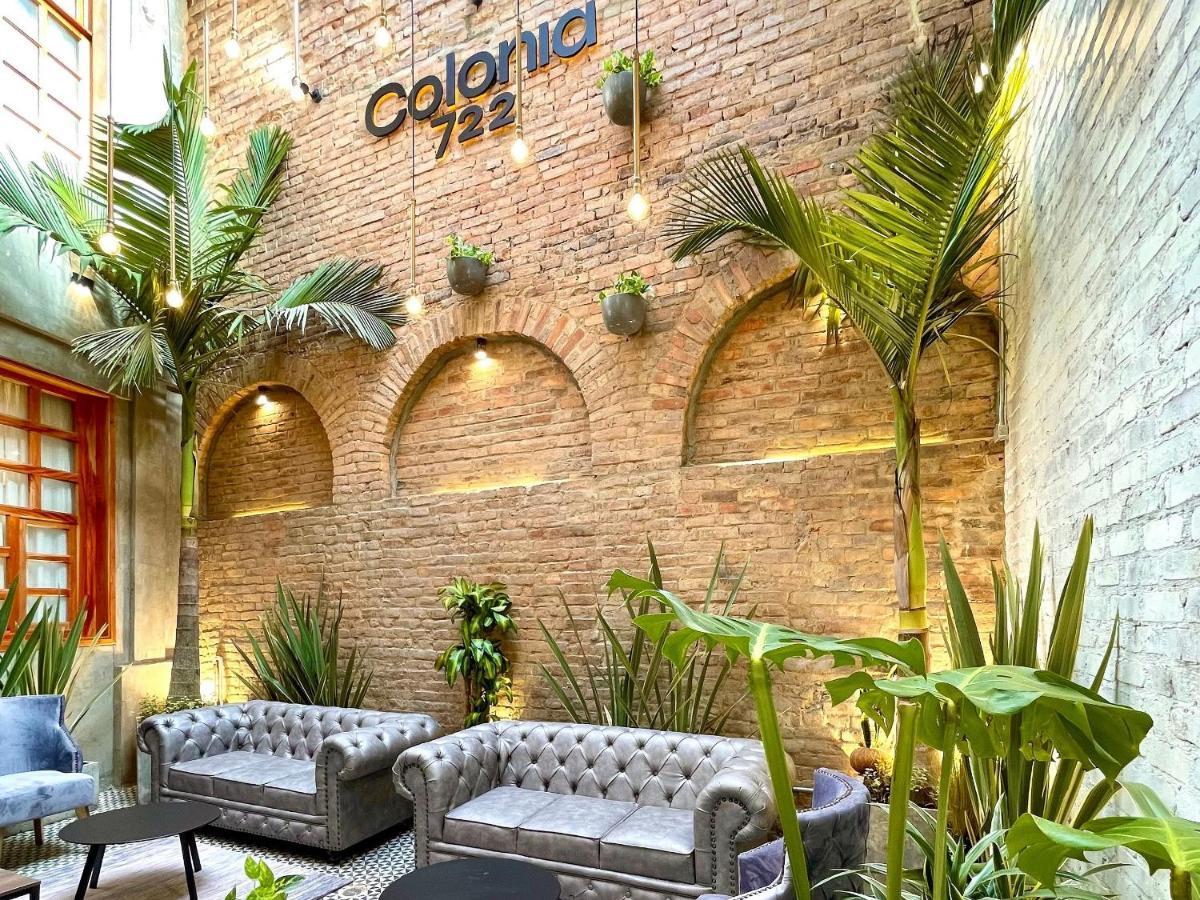 Colonia 722 *