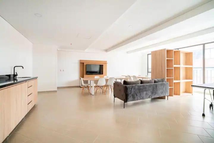 Modern Loft In Downtown