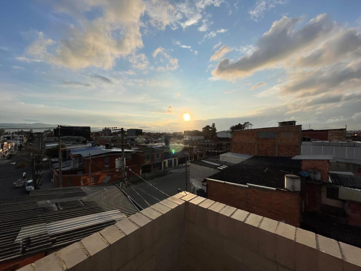 Hermoso Apartamento Con Terraza, Excelente Ubicación Cerca Al Centro De La Ciudad *