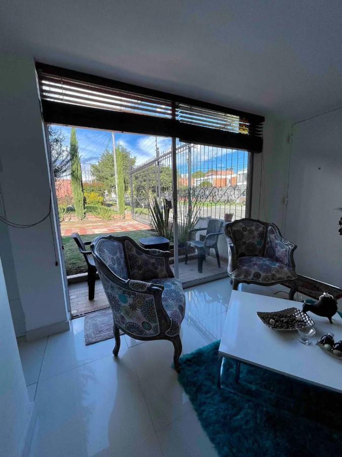 Acogedor Estudio Privado En Zona Tranquila *