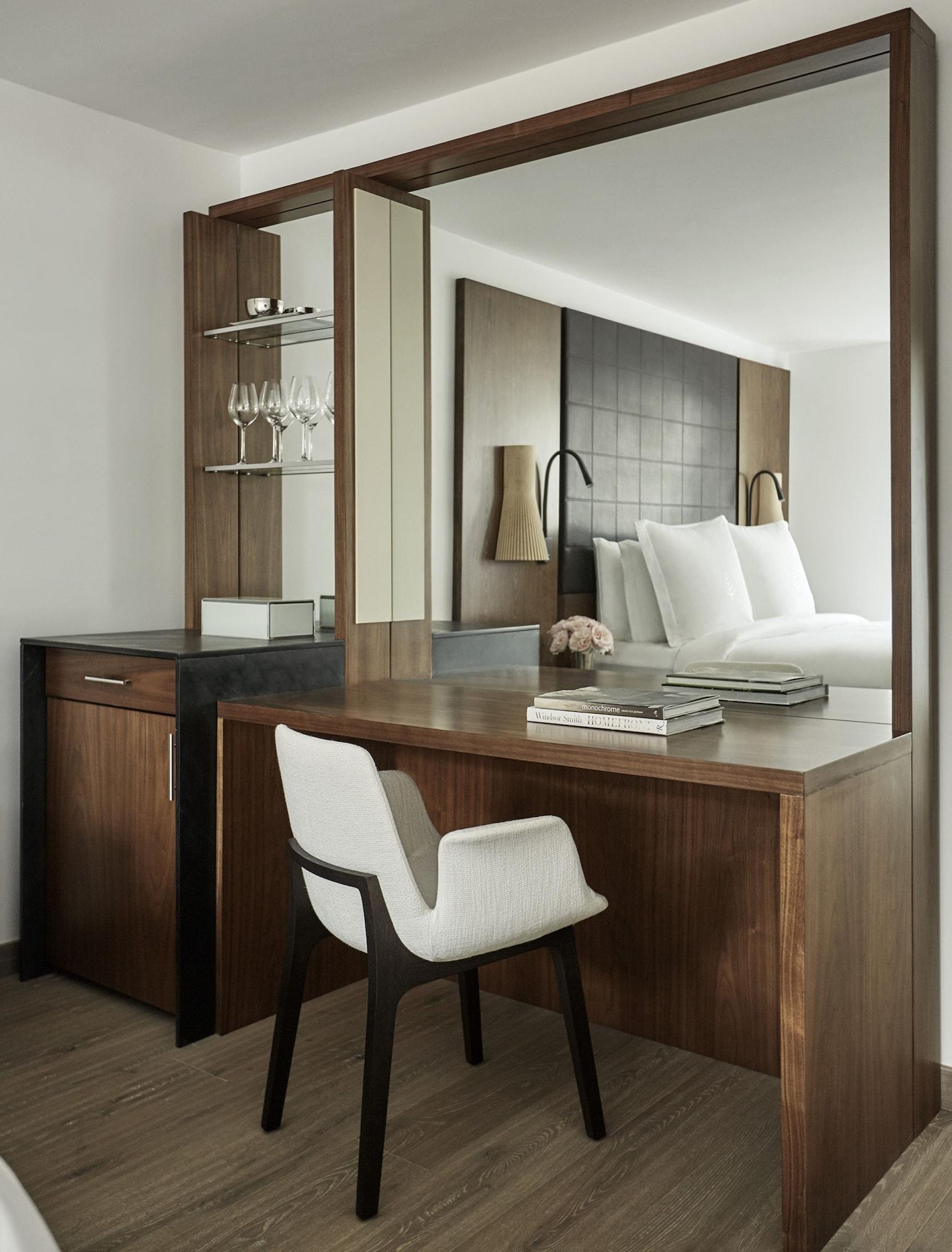 Four Seasons Hotel