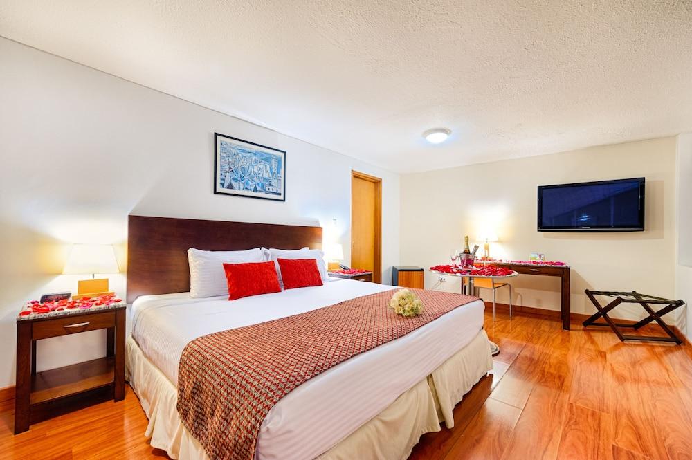 Oceanía Hotel