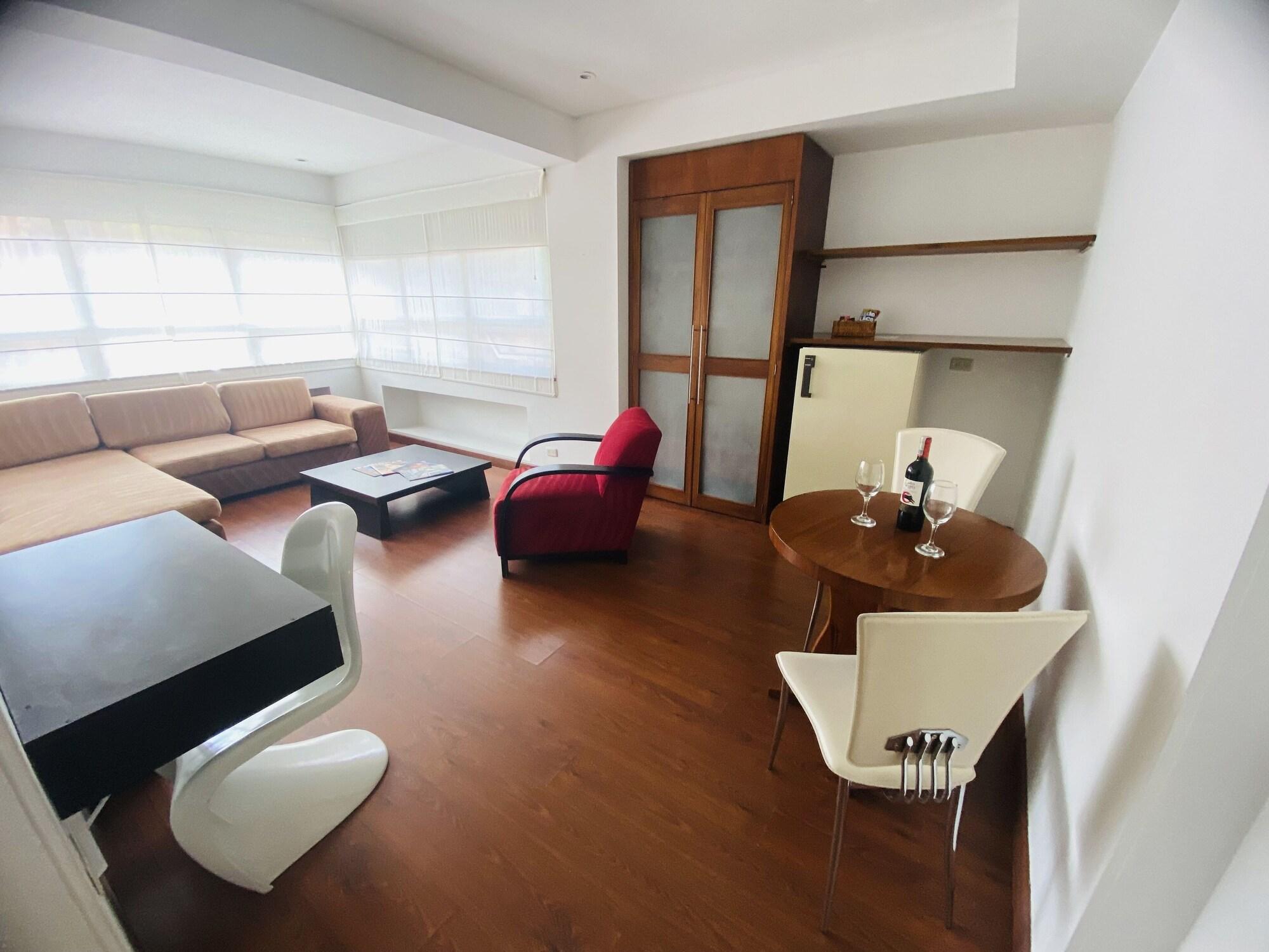 Retiro 84 By Mij 4*